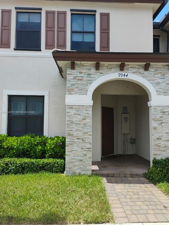 For Rent: $2,900 (3 beds, 2 baths, 1539 Square Feet)