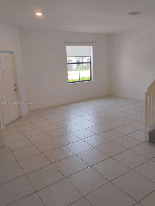 For Rent: $2,900 (3 beds, 2 baths, 1539 Square Feet)