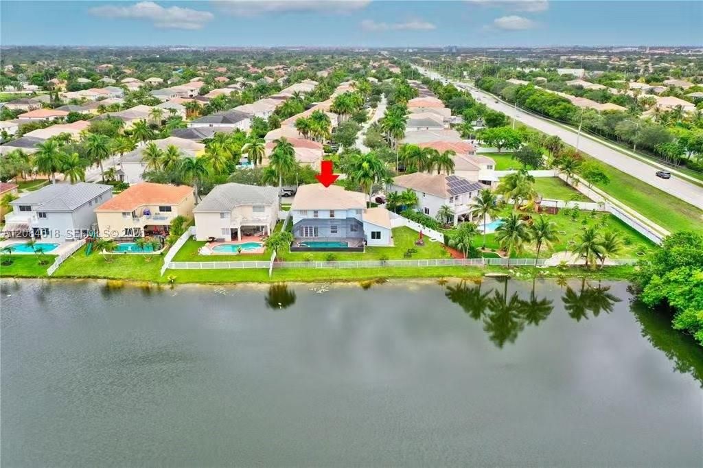 For Sale: $960,000 (5 beds, 4 baths, 3918 Square Feet)