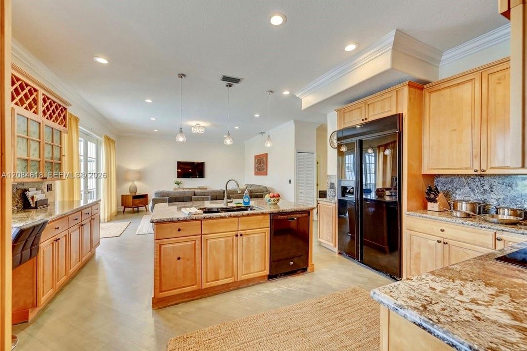 For Sale: $960,000 (5 beds, 4 baths, 3918 Square Feet)