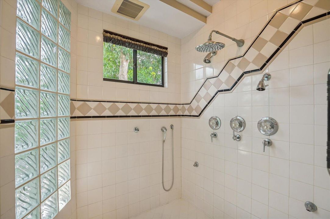 20-Ali-4120 SW 1st Ct-20