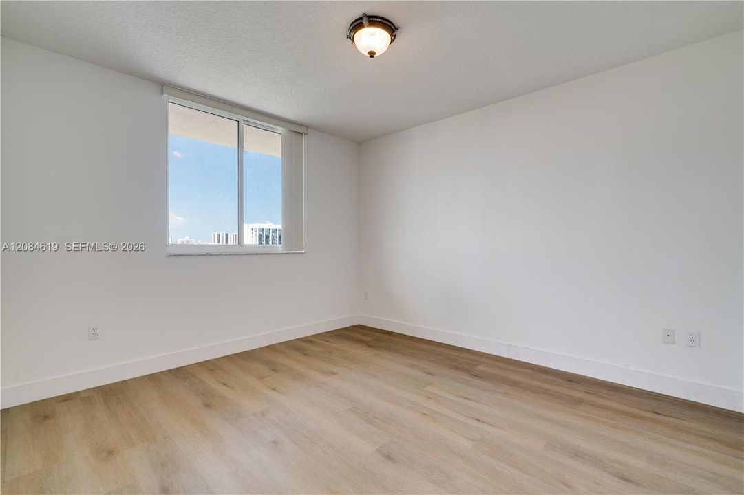 В аренду: $2,300 (1 спален, 1 ванн, 765 Квадратных фут)