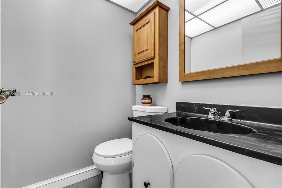 For Sale: $220,000 (1 beds, 1 baths, 620 Square Feet)