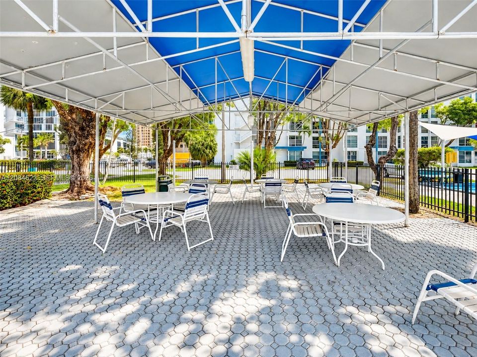 For Sale: $220,000 (1 beds, 1 baths, 620 Square Feet)