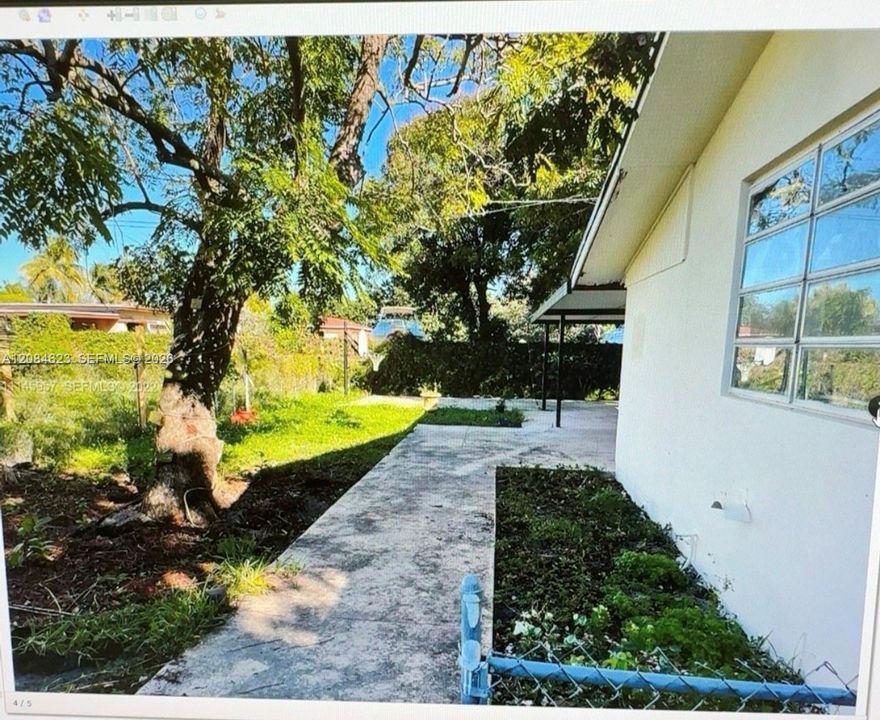 For Rent: $2,100 (2 beds, 1 baths, 2097 Square Feet)