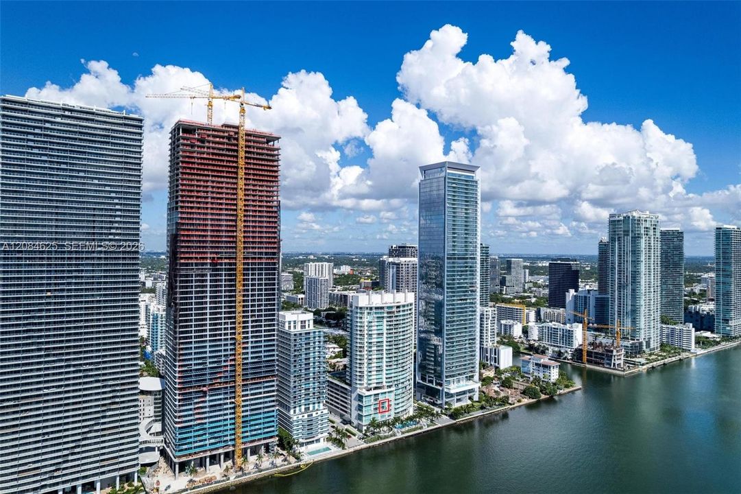 For Rent: $4,750 (1 beds, 1 baths, 996 Square Feet)