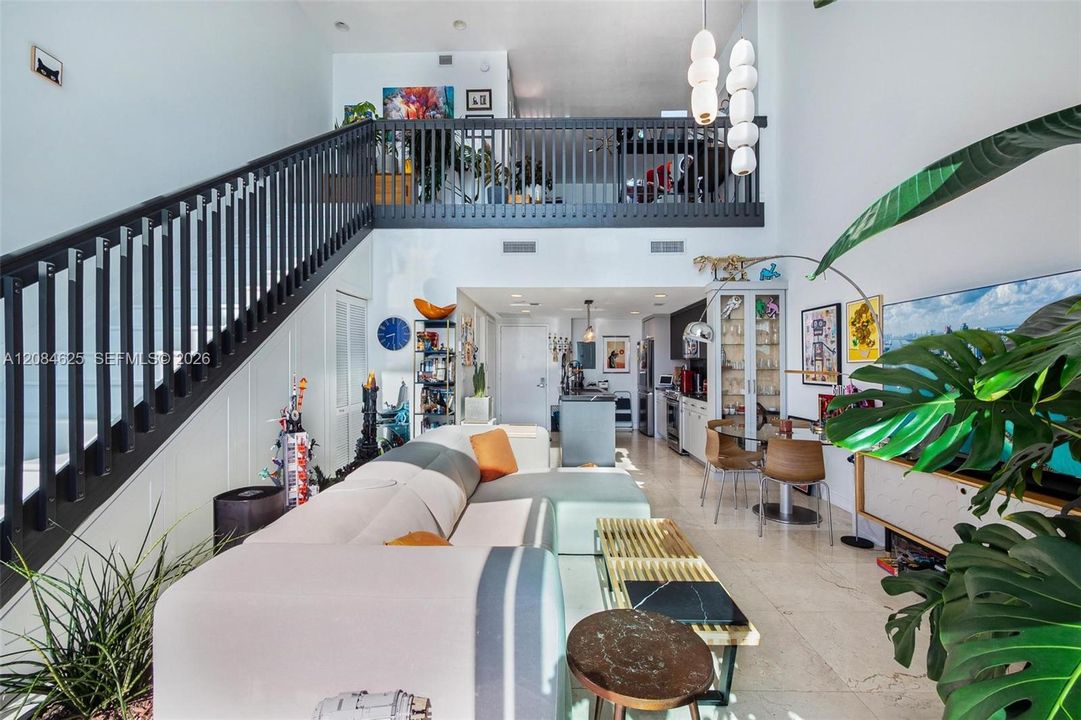 For Rent: $4,750 (1 beds, 1 baths, 996 Square Feet)