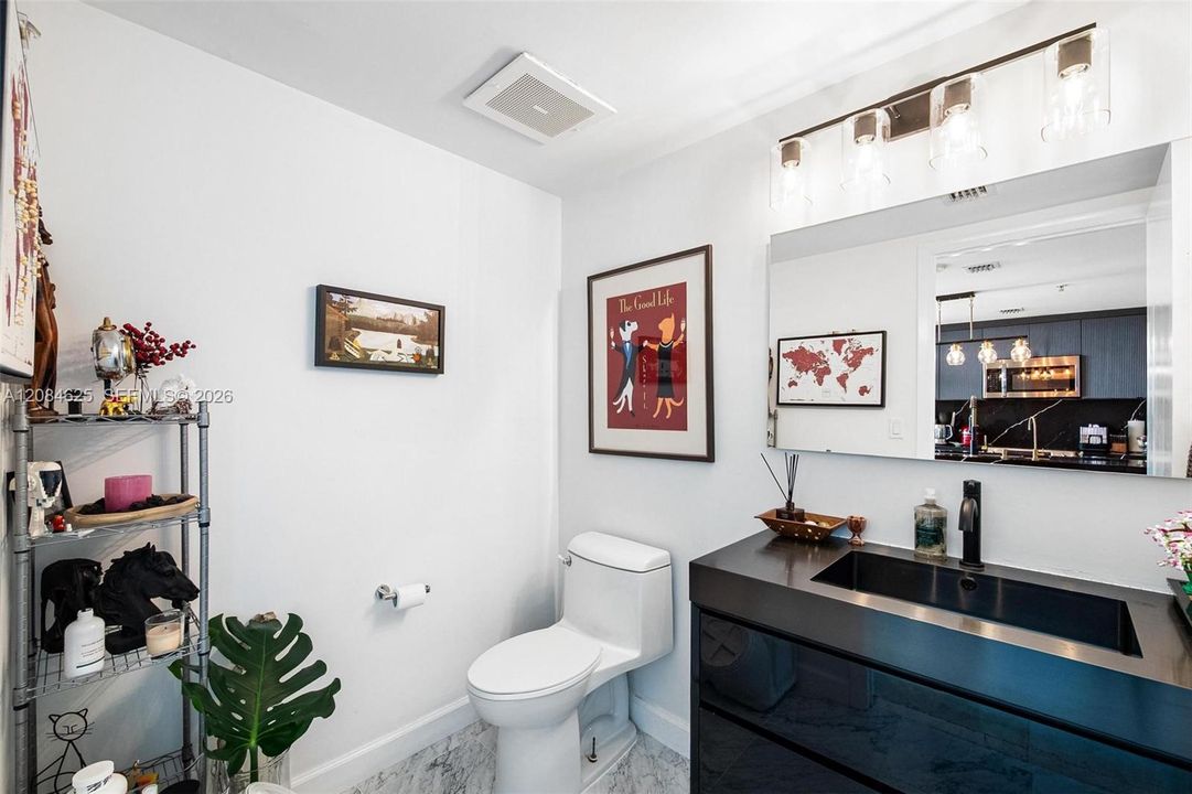 For Rent: $4,750 (1 beds, 1 baths, 996 Square Feet)