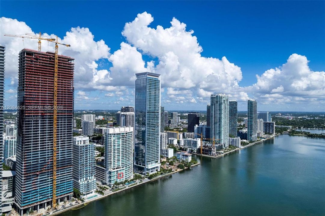 For Rent: $4,750 (1 beds, 1 baths, 996 Square Feet)