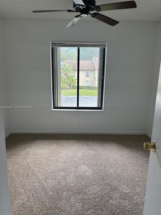 For Sale: $215,000 (2 beds, 2 baths, 1111 Square Feet)