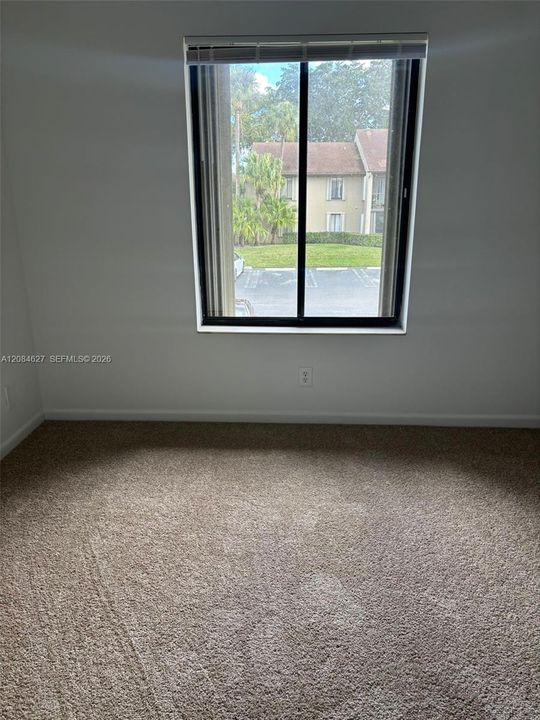 For Sale: $215,000 (2 beds, 2 baths, 1111 Square Feet)