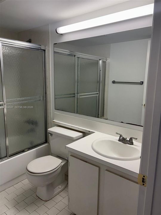For Sale: $215,000 (2 beds, 2 baths, 1111 Square Feet)