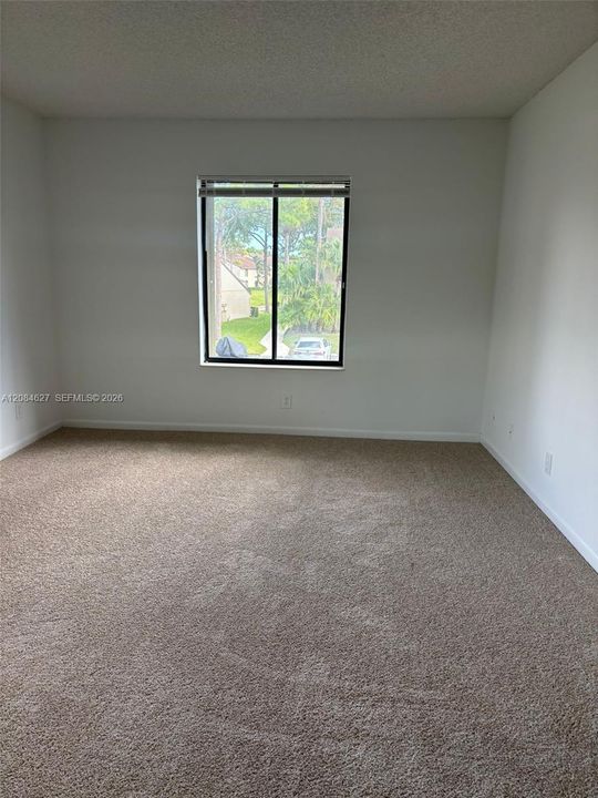For Sale: $215,000 (2 beds, 2 baths, 1111 Square Feet)