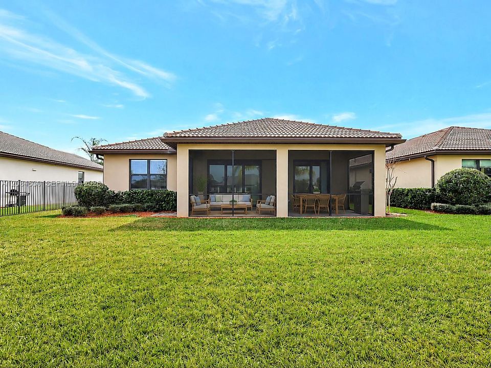 For Sale: $469,000 (3 beds, 2 baths, 1743 Square Feet)