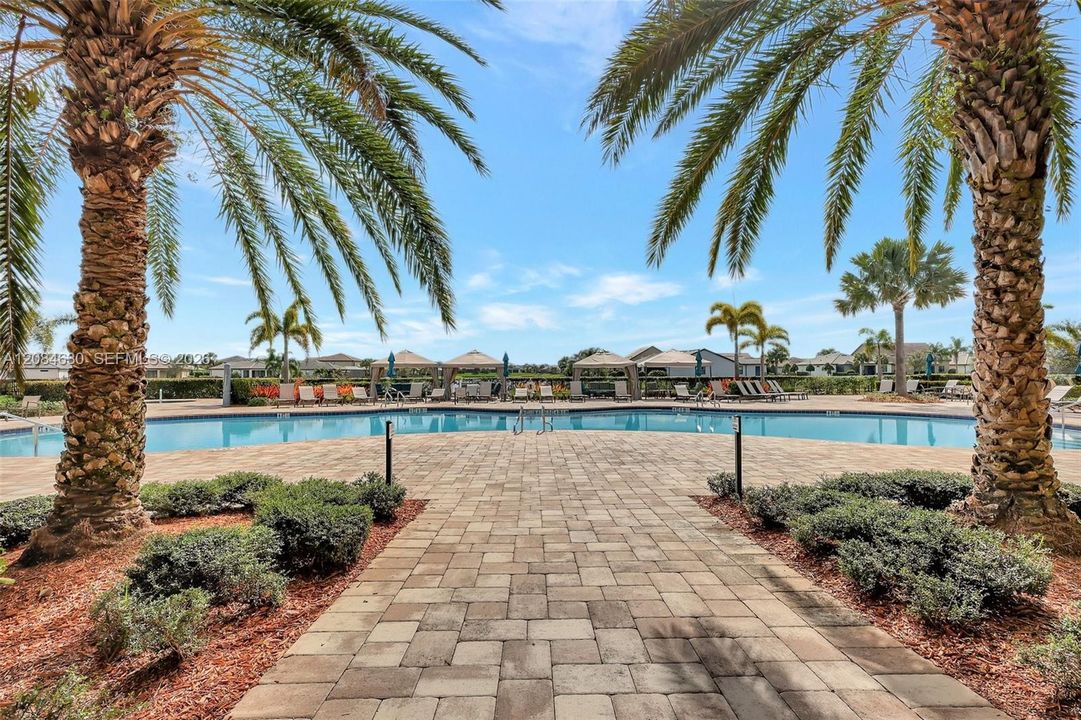 For Sale: $469,000 (3 beds, 2 baths, 1743 Square Feet)