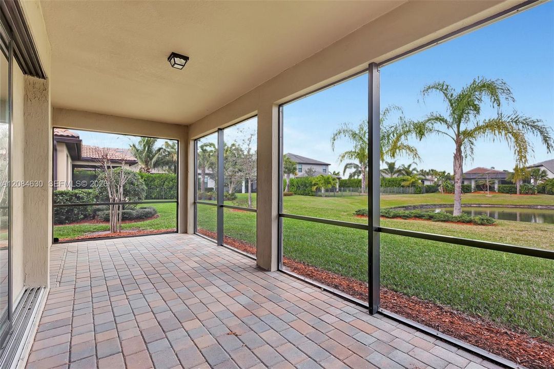 For Sale: $469,000 (3 beds, 2 baths, 1743 Square Feet)