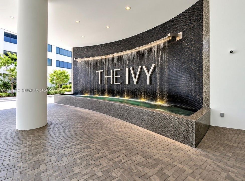 For Sale: $425,000 (1 beds, 1 baths, 846 Square Feet)