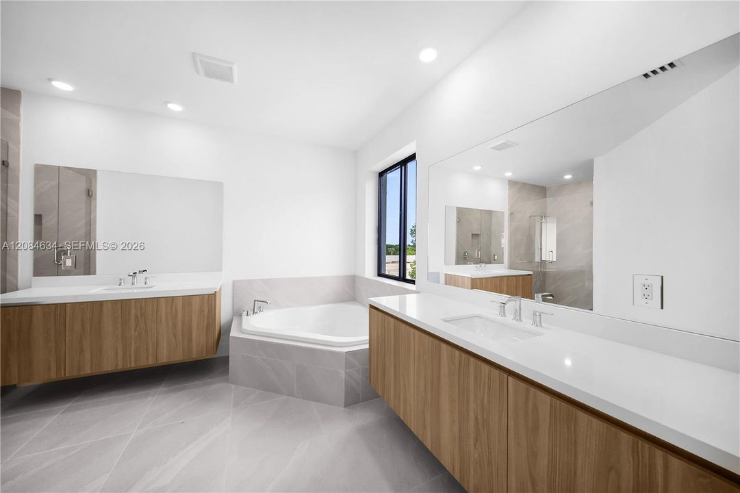 For Sale: $2,950,000 (5 beds, 4 baths, 0 Square Feet)