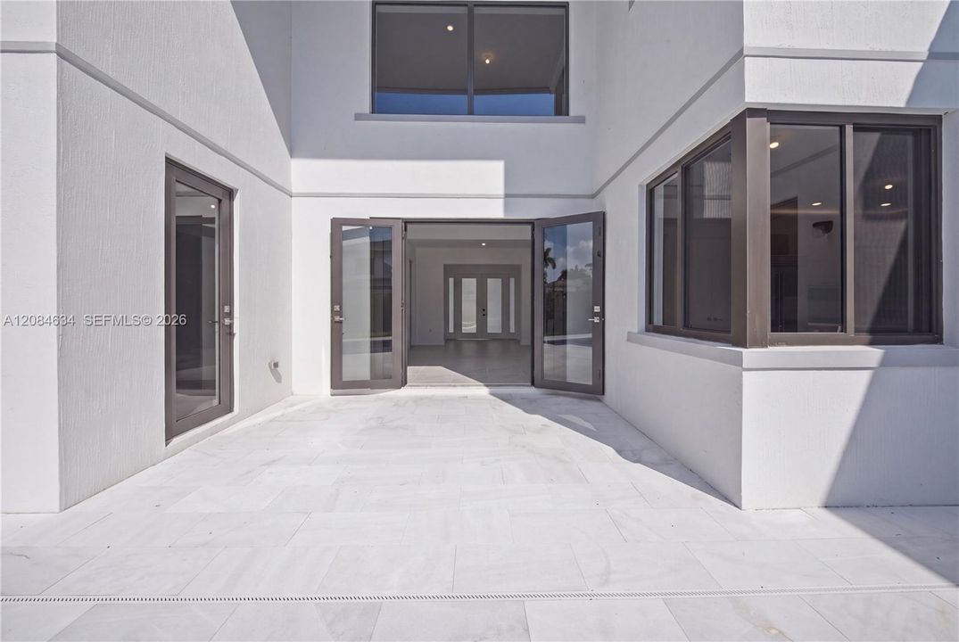 For Sale: $2,950,000 (5 beds, 4 baths, 0 Square Feet)
