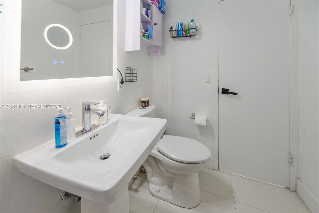 For Rent: $2,850 (2 beds, 2 baths, 1104 Square Feet)