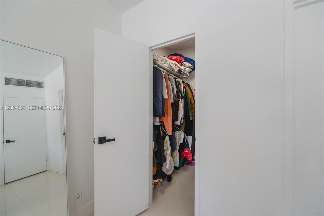 For Rent: $2,850 (2 beds, 2 baths, 1104 Square Feet)
