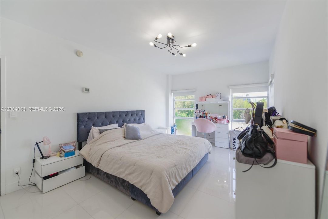 For Rent: $2,850 (2 beds, 2 baths, 1104 Square Feet)