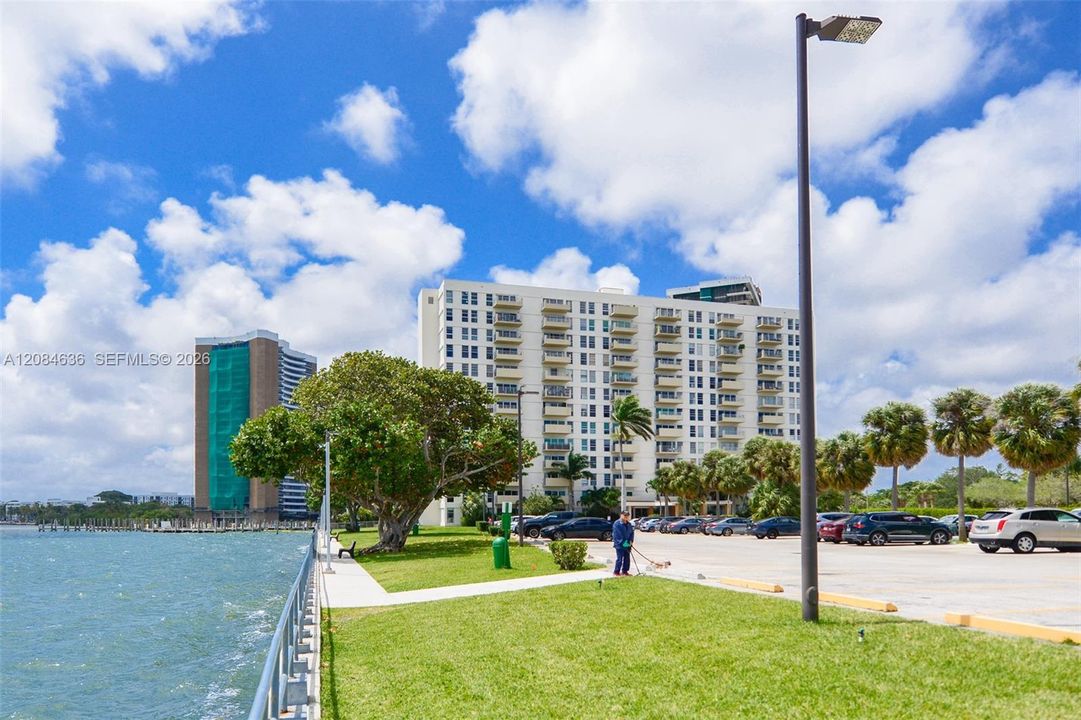 For Rent: $2,850 (2 beds, 2 baths, 1104 Square Feet)