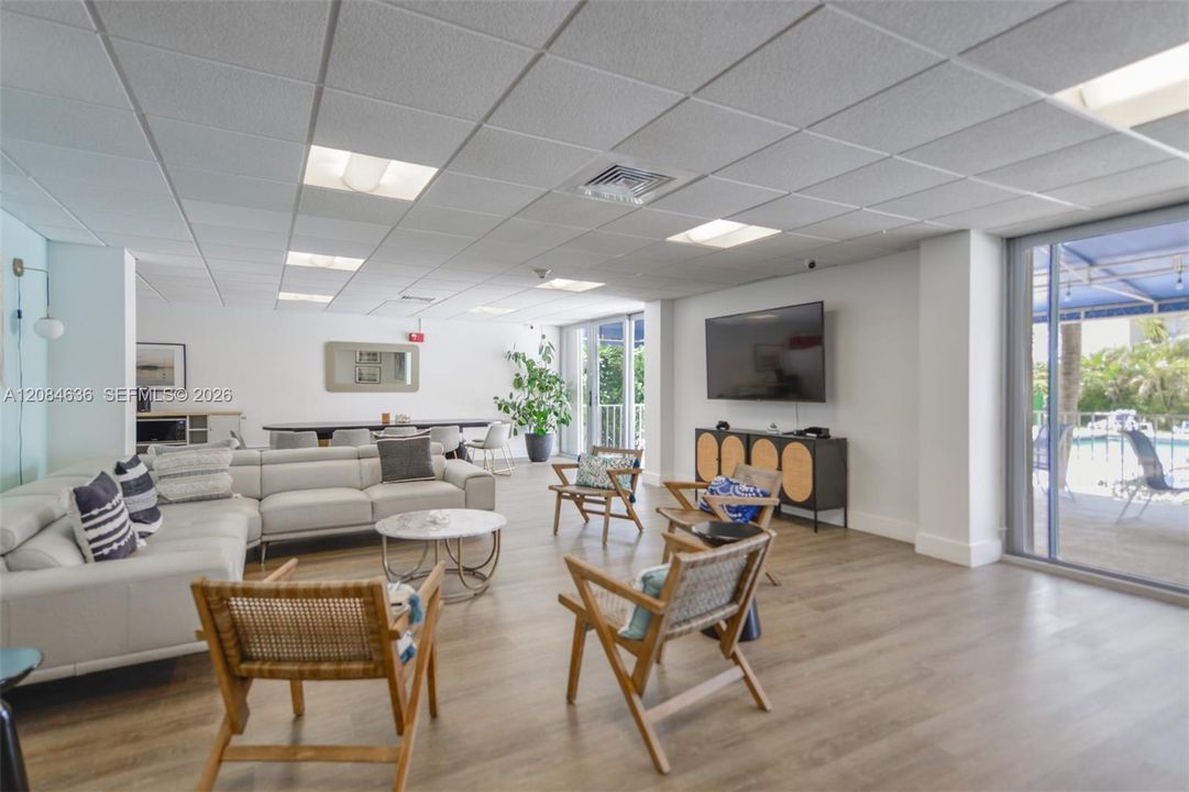 For Rent: $2,850 (2 beds, 2 baths, 1104 Square Feet)