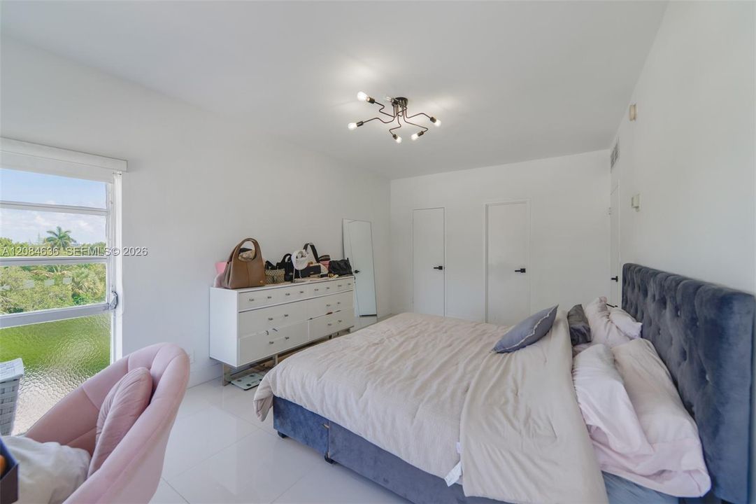 For Rent: $2,850 (2 beds, 2 baths, 1104 Square Feet)