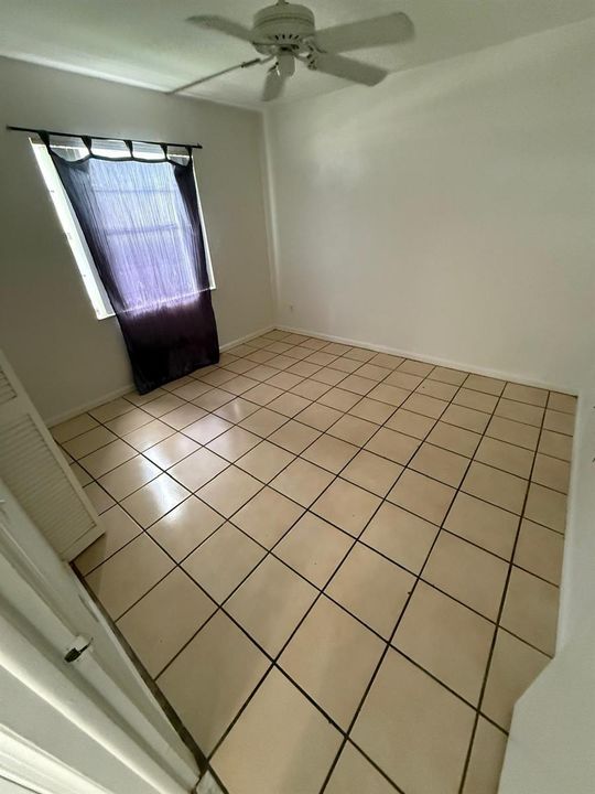 2 nd bedroom