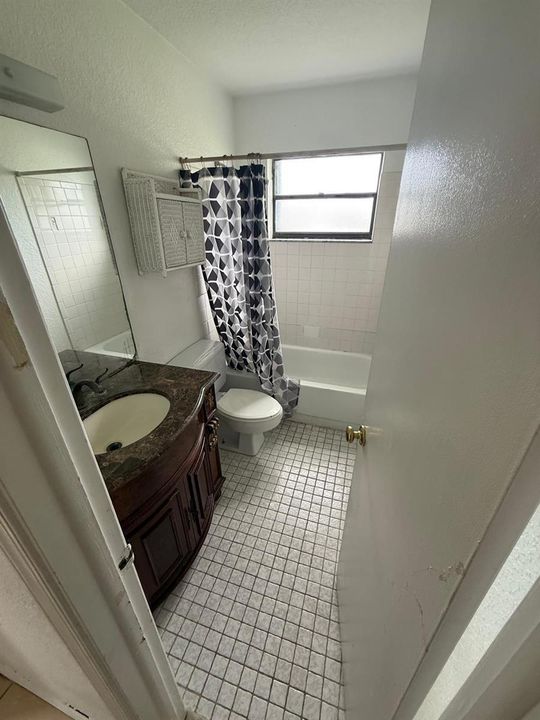 2 nd bath room