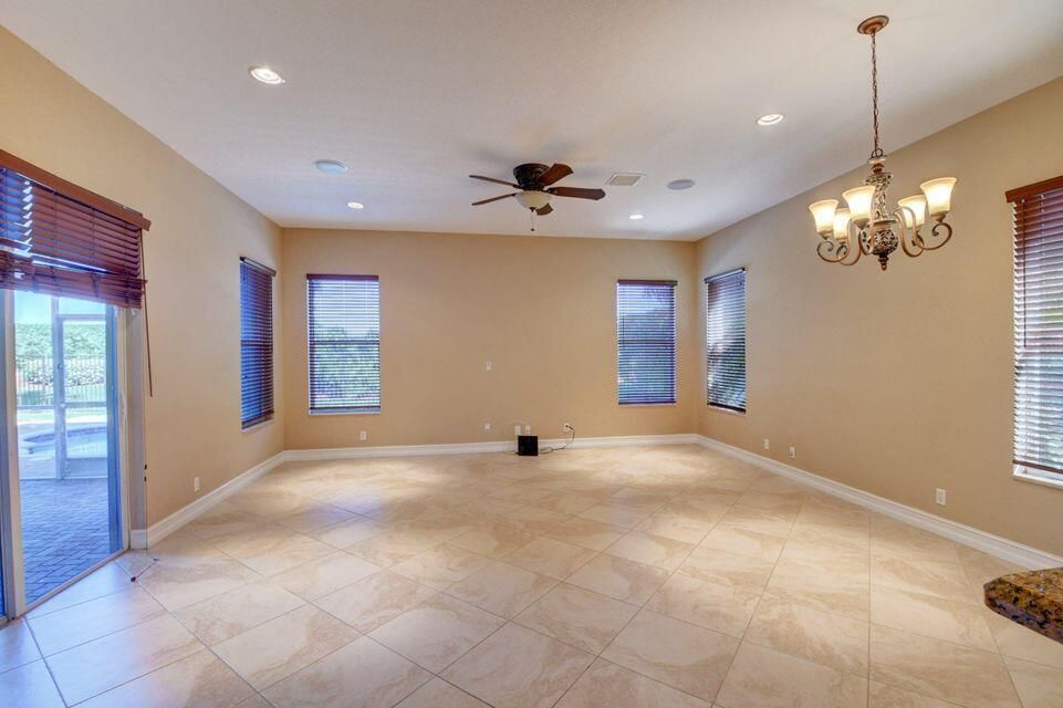 Family Room/Eat in Kitchen