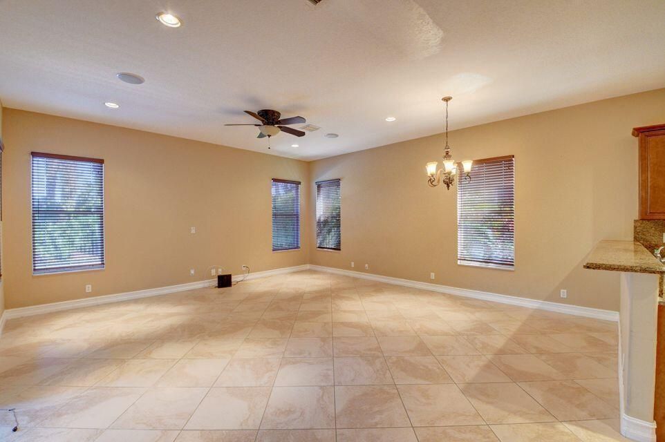 Eat in Kit/Family Room