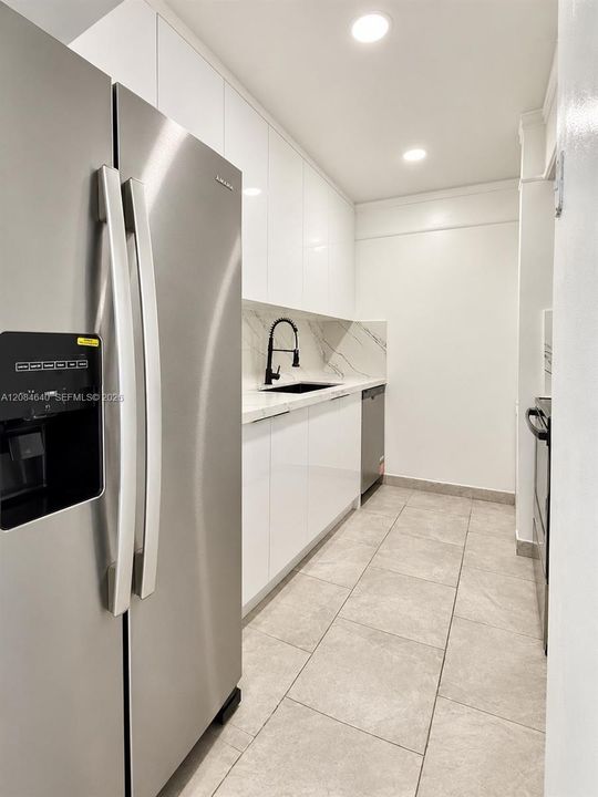 For Rent: $2,500 (2 beds, 2 baths, 1037 Square Feet)