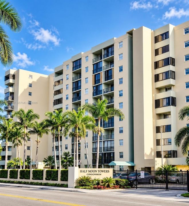 For Rent: $2,500 (2 beds, 2 baths, 1037 Square Feet)