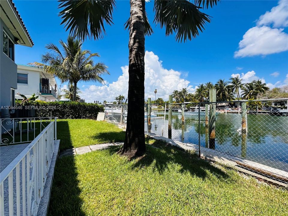 For Rent: $2,800 (2 beds, 1 baths, 1100 Square Feet)