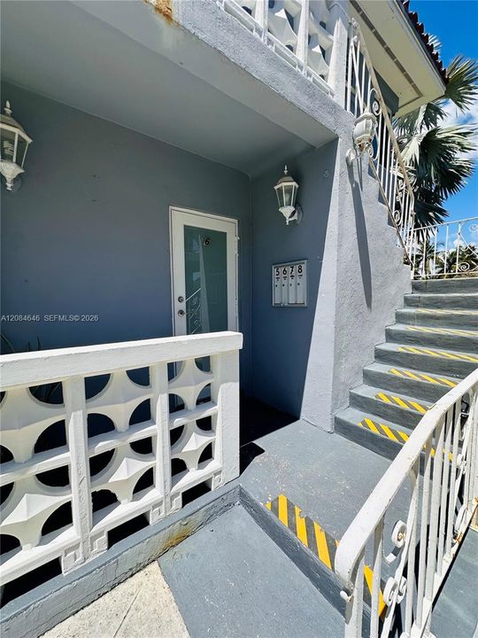 For Rent: $2,800 (2 beds, 1 baths, 1100 Square Feet)