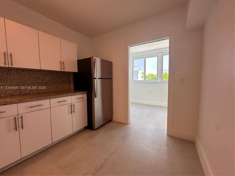 For Rent: $2,800 (2 beds, 1 baths, 1100 Square Feet)