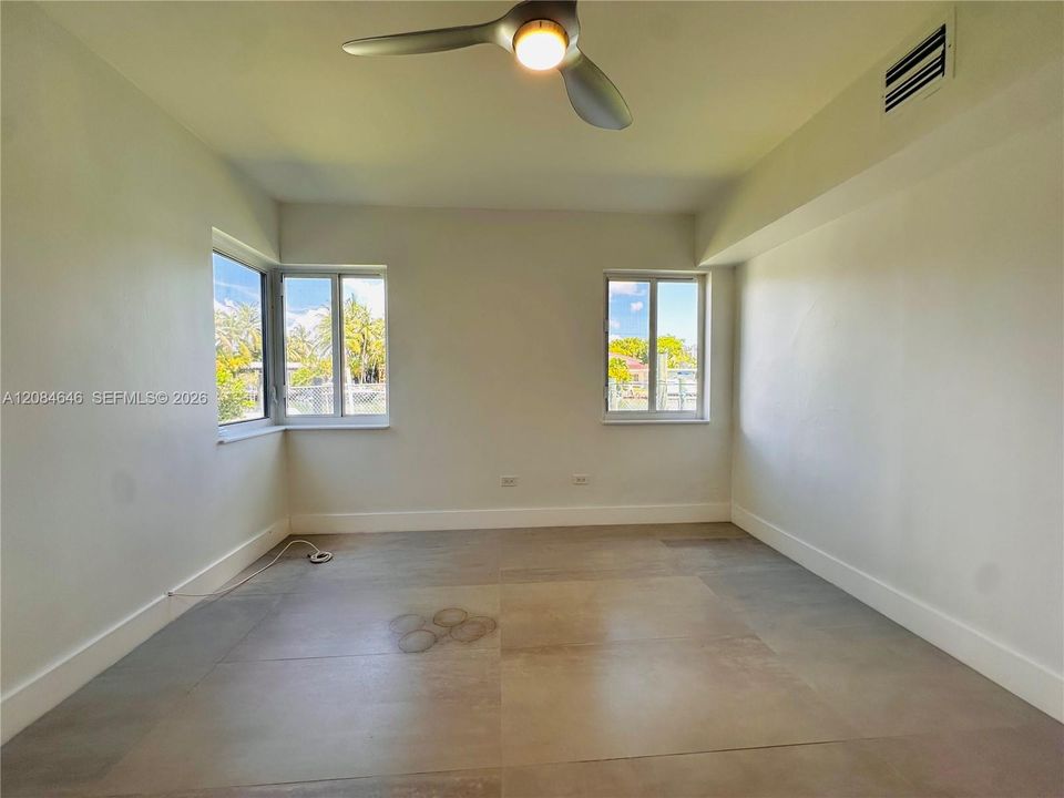 For Rent: $2,800 (2 beds, 1 baths, 1100 Square Feet)