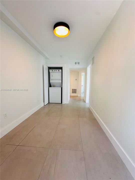 For Rent: $2,800 (2 beds, 1 baths, 1100 Square Feet)