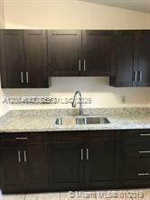 For Rent: $2,250 (2 beds, 2 baths, 925 Square Feet)