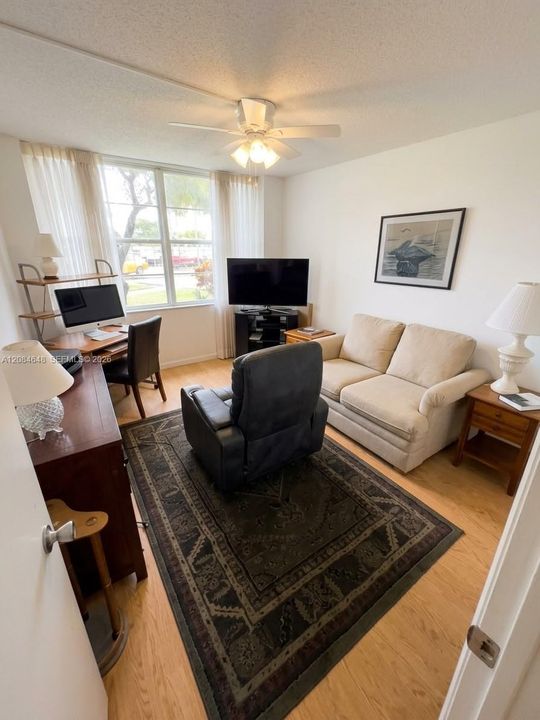 For Sale: $150,000 (2 beds, 2 baths, 1120 Square Feet)