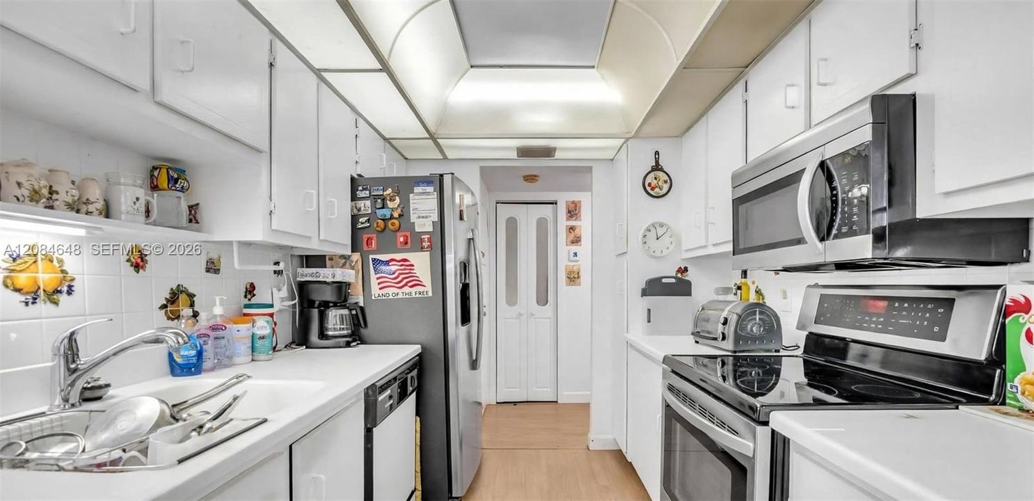 For Sale: $150,000 (2 beds, 2 baths, 1120 Square Feet)