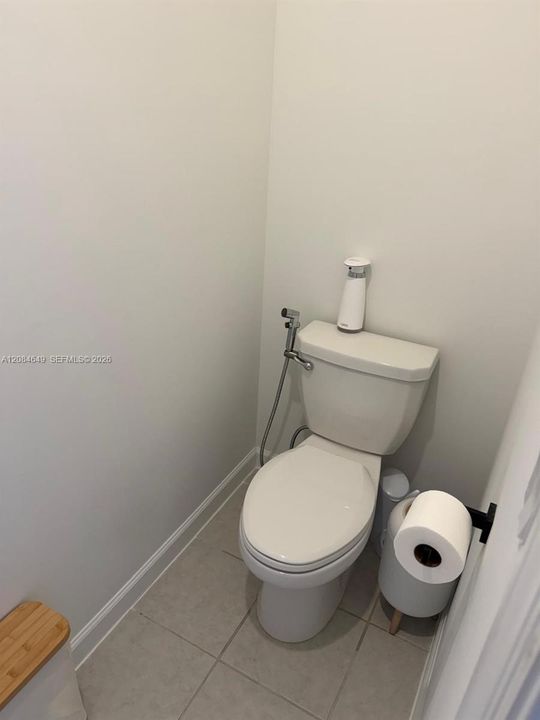For Sale: $725,000 (5 beds, 3 baths, 3033 Square Feet)