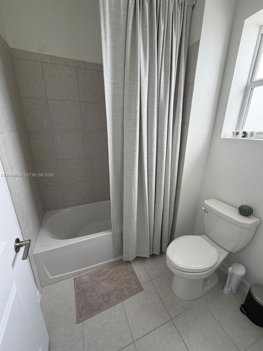 For Sale: $725,000 (5 beds, 3 baths, 3033 Square Feet)