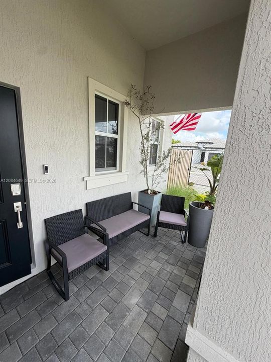 For Sale: $725,000 (5 beds, 3 baths, 3033 Square Feet)