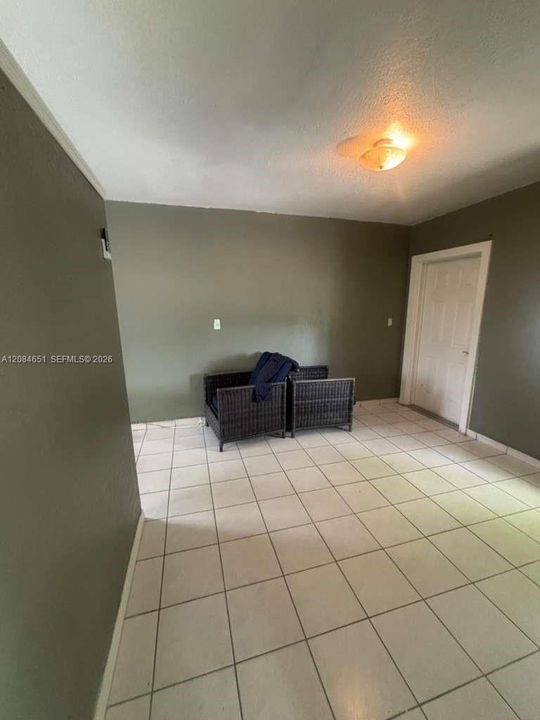 For Rent: $2,000 (1 beds, 1 baths, 1135 Square Feet)