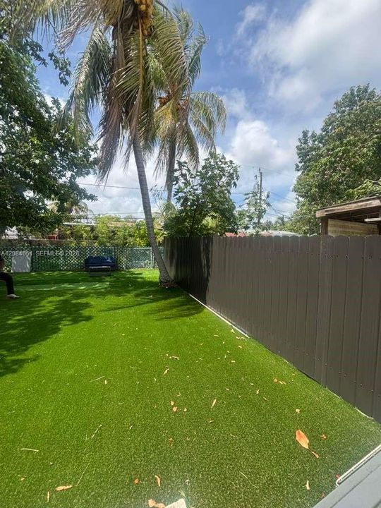 For Rent: $2,000 (1 beds, 1 baths, 1135 Square Feet)