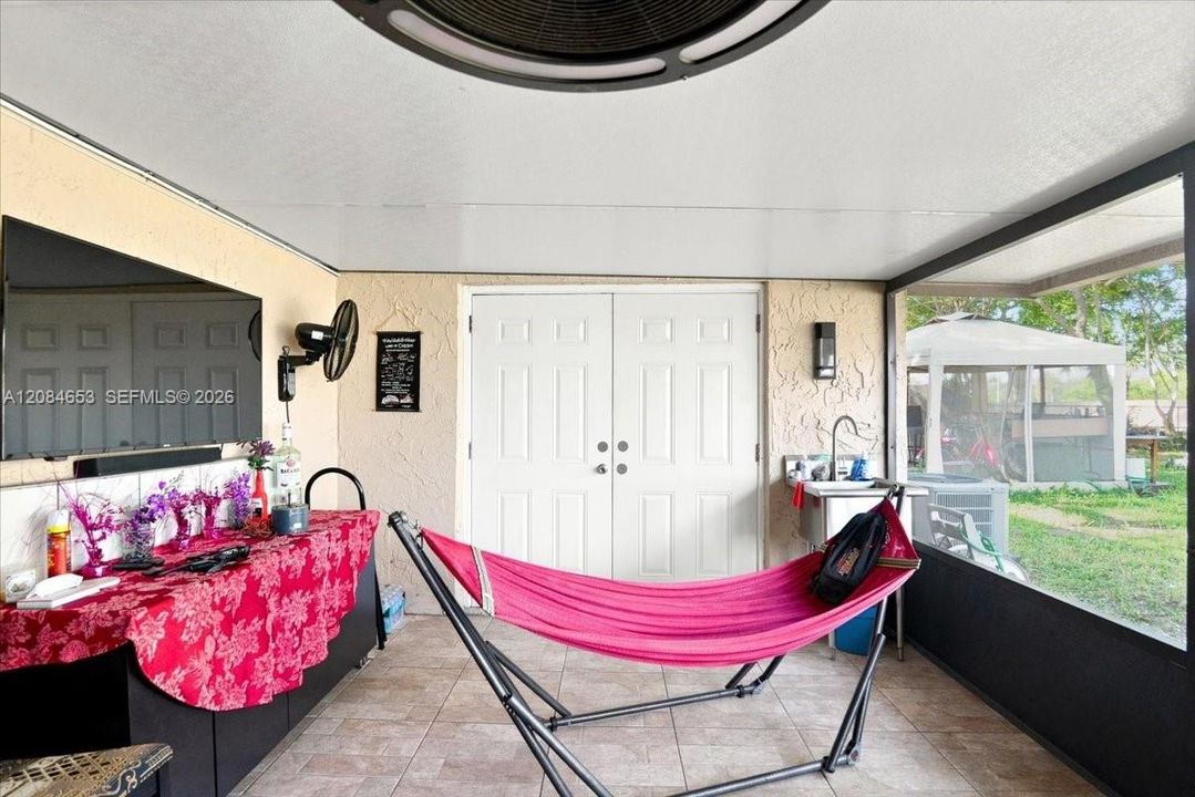 For Sale: $379,000 (3 beds, 2 baths, 1440 Square Feet)