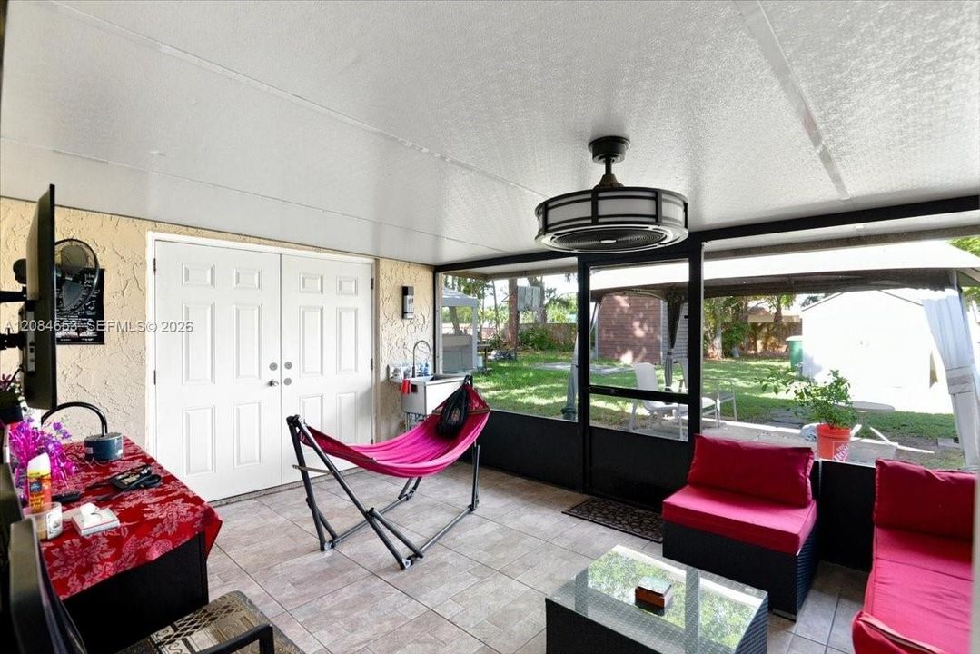 For Sale: $379,000 (3 beds, 2 baths, 1440 Square Feet)